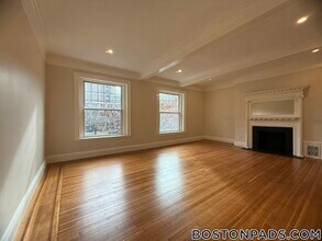 1726 Beacon St in Brookline, MA - Building Photo - Building Photo