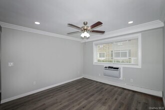 15 Overton St in Sayville, NY - Building Photo - Building Photo