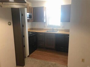 108 Ashley Dr in Fairview Heights, IL - Building Photo - Building Photo