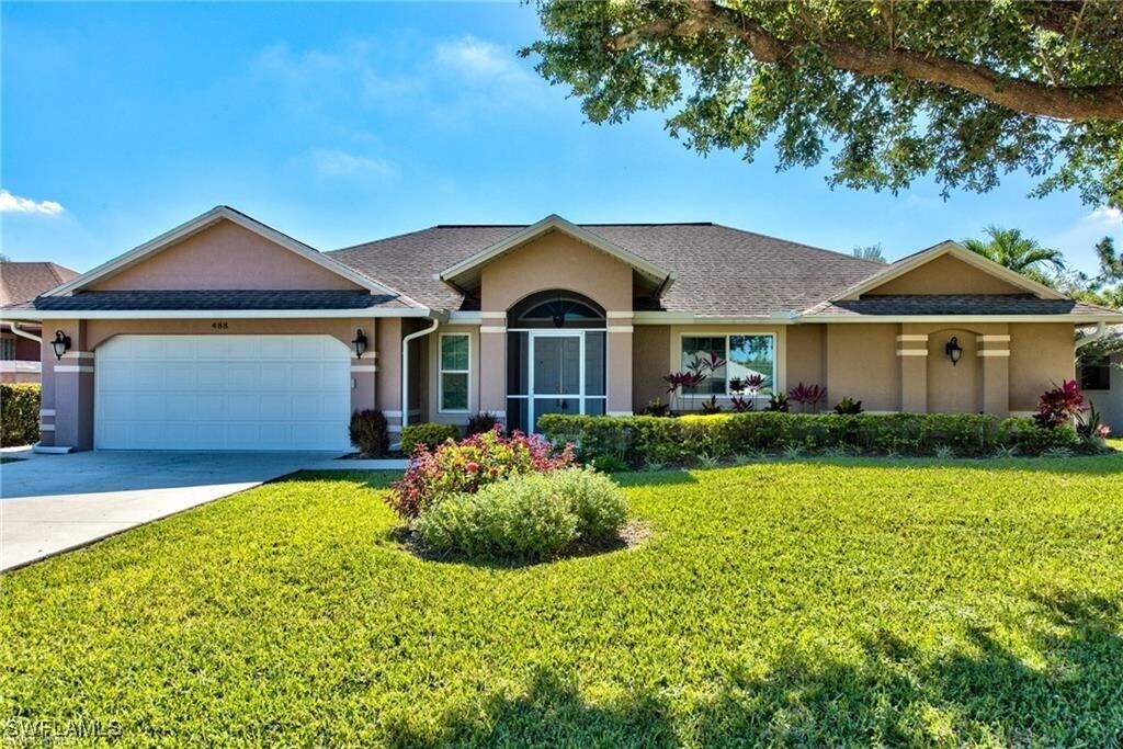 488 Raven Way in Naples, FL - Building Photo