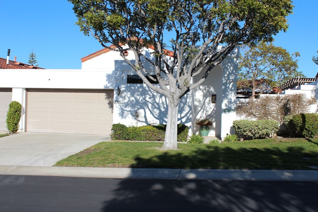 4916 Icaria Way in Oceanside, CA - Building Photo