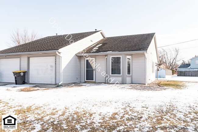 1420-1422 Flagstone Dr in Fort Wayne, IN - Building Photo - Building Photo