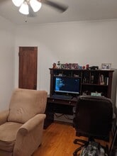 4906 W Hutchinson St, Unit 2nd Floor in Chicago, IL - Building Photo - Building Photo