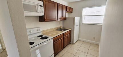 2780 NW 14th St in Fort Lauderdale, FL - Building Photo - Building Photo