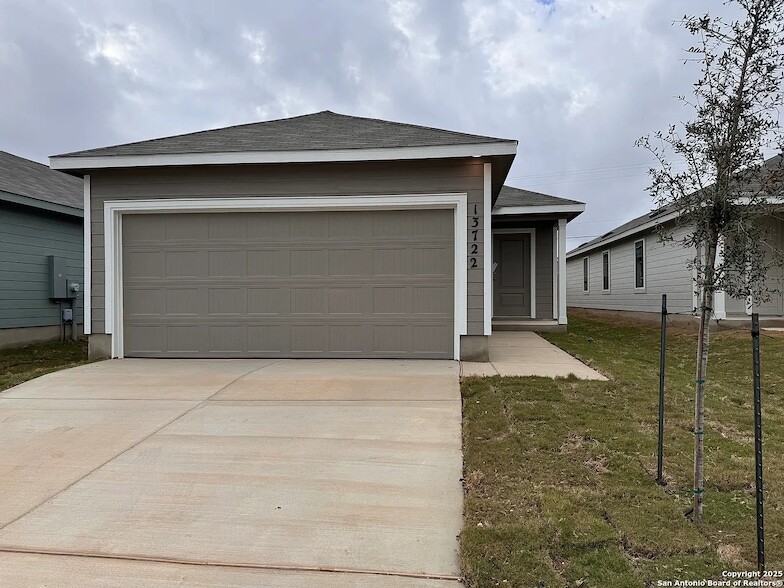 13722 Appleton Wy, Unit 13C in San Antonio, TX - Building Photo