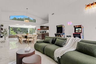 20140 NE 25th Ct in Miami, FL - Building Photo - Building Photo