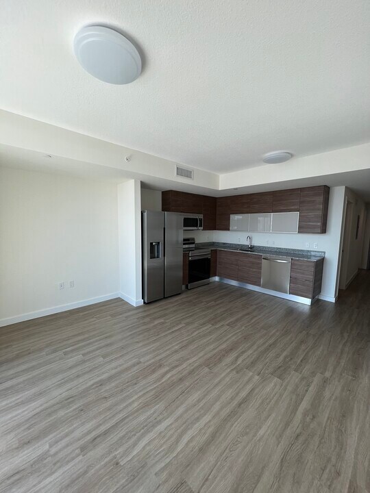 467 SW 4th St in Miami, FL - Foto de edificio