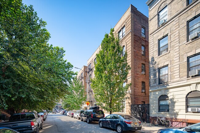 90 Downing in Brooklyn, NY - Foto de edificio - Building Photo