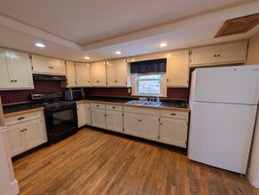 30 Pleasant St in Plymouth, NH - Building Photo - Building Photo