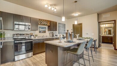Springs at Willowbrooke in Oakdale, MN - Foto de edificio - Building Photo