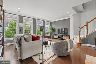 9618 Stockwell Ln in Fairfax, VA - Building Photo - Building Photo