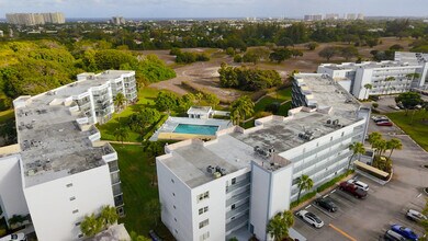 6500 NW 2nd Ave in Boca Raton, FL - Building Photo - Building Photo