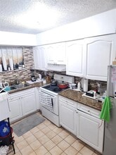 2498 SW 17th Ave, Unit 1 in Miami, FL - Foto de edificio - Building Photo