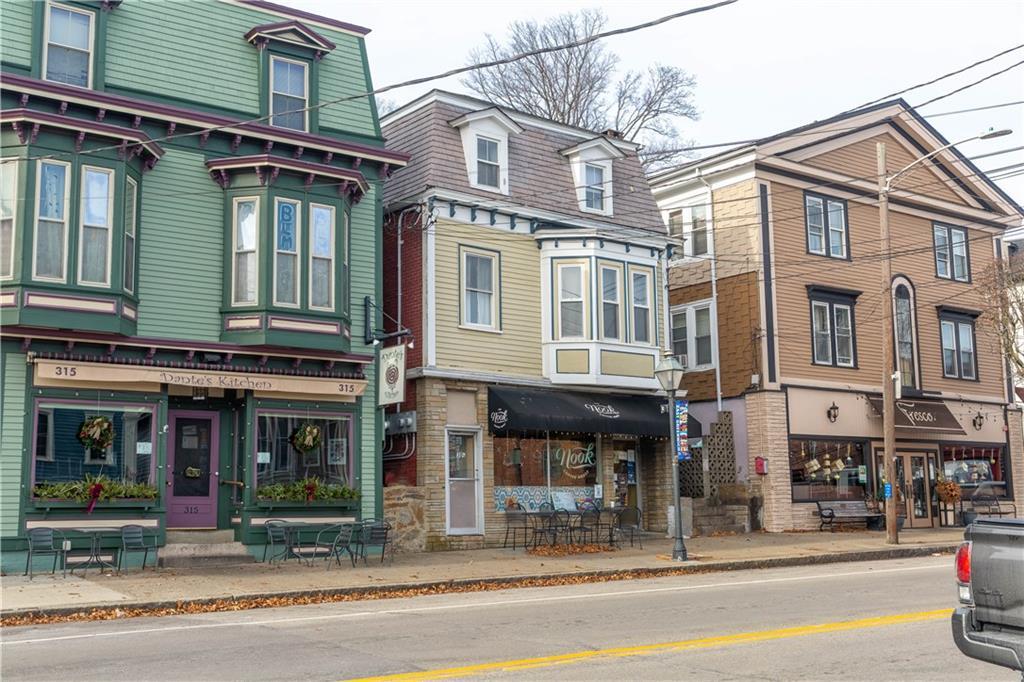 309 Main St in East Greenwich, RI - Building Photo