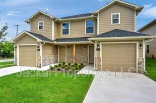 243 W Forest Ave in Sherman, TX - Building Photo