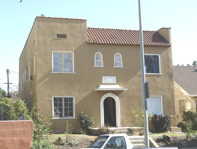 1124 N Hoover St in Los Angeles, CA - Building Photo - Building Photo