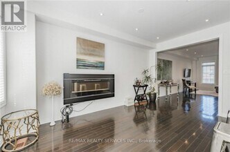 74 Aldersgate Dr in Brampton, ON - Building Photo - Building Photo