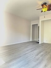 455 E St John St-Unit -B in San Jose, CA - Building Photo - Building Photo