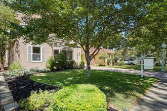 924 45th St in Sacramento, CA - Building Photo - Building Photo