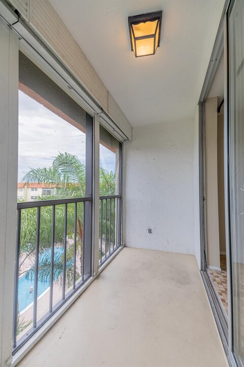 5300 NE 24th Ter in Fort Lauderdale, FL - Foto de edificio