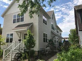 18 N Baldwin St, Unit A in Madison, WI - Building Photo