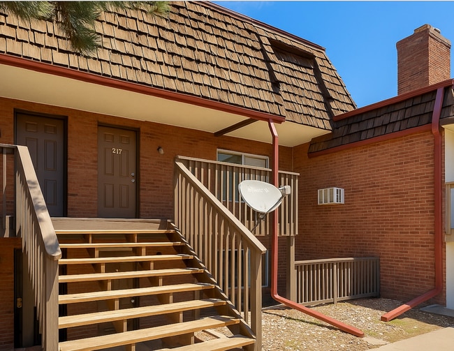 property at 5491 E Warren Ave