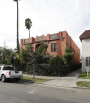 101 N Kenmore Ave in Los Angeles, CA - Building Photo