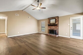 614 Circle Creek Dr in Hewitt, TX - Building Photo - Building Photo