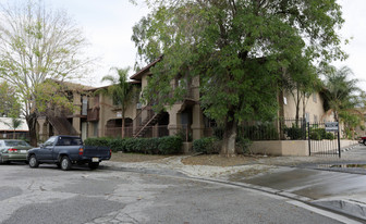 Villa Paseo Apartments