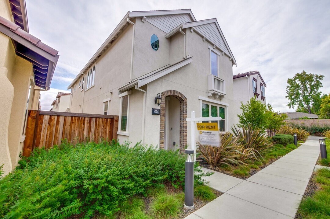 3072 Via Siena Pl in Santa Clara, CA - Building Photo