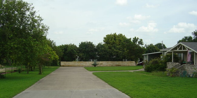 3415 Hunter Rd in San Marcos, TX - Building Photo - Building Photo