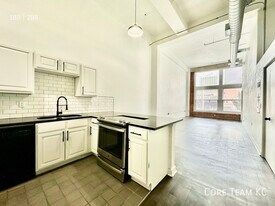 934 Broadway Blvd in Kansas City, MO - Building Photo