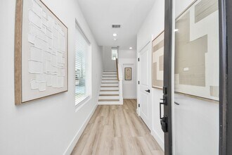 7727 Hammerly Blvd in Houston, TX - Building Photo - Building Photo