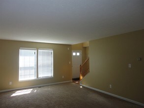 8102 Lois Ln in Liberty Township, OH - Building Photo - Building Photo