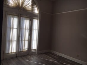 123 N Locust St, Unit 304 in Grand Island, NE - Building Photo - Building Photo
