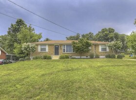 2000 Upland Dr in Nashville, TN - Building Photo