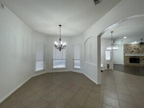 8110 Silver Spur Dr in Arlington, TX - Building Photo - Building Photo