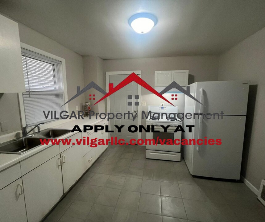 3925 Ivy St-Unit -2R in East Chicago, IN - Building Photo