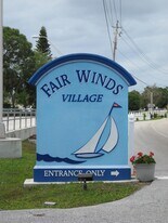 607 Fair Winds Dr in Nokomis, FL - Building Photo