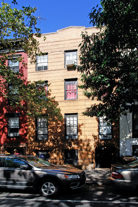 390 Clinton Street in Brooklyn, NY - Foto de edificio