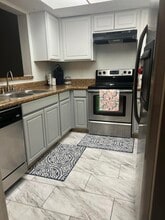 2279 Ironstone Dr E in Jacksonville, FL - Building Photo - Building Photo