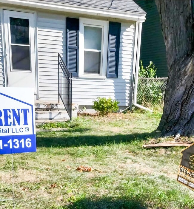 property at 1027 35th St SW