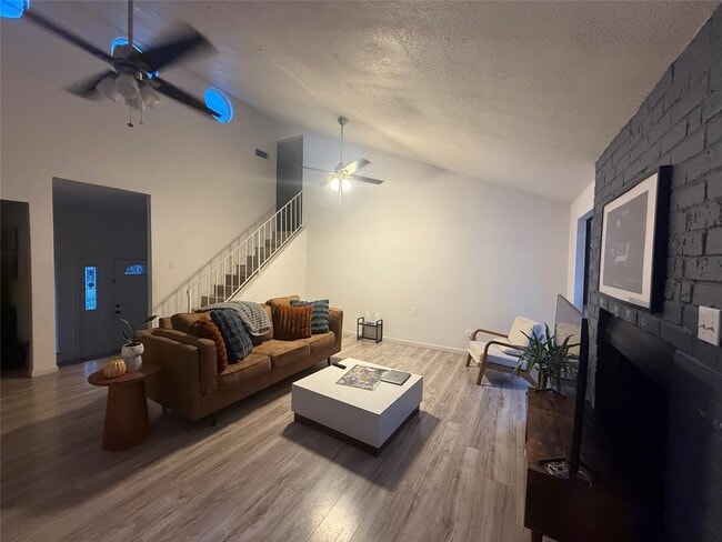 13919 Baytree Dr in Sugar Land, TX - Building Photo - Building Photo