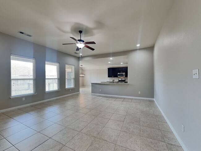 528 Meadow Springs Dr in Glenn Heights, TX - Building Photo - Building Photo