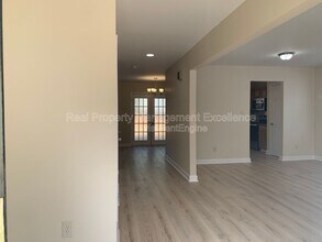 5611 Sojourn Dr in Raleigh, NC - Building Photo - Building Photo