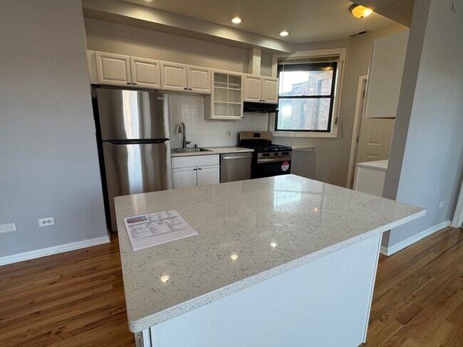 5900 S King Dr in Chicago, IL - Building Photo - Building Photo