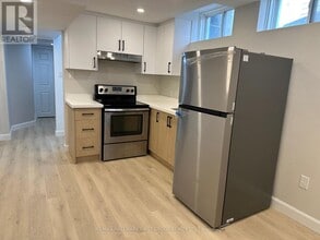 54 Longueuil Pl in Whitby, ON - Building Photo - Building Photo