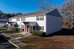 Landmark Condos in Sandston, VA - Building Photo