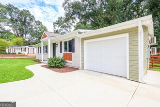 1208 Williams Cir in Peachtree City, GA - Foto de edificio - Building Photo