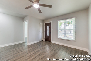 122 Karm St in Castroville, TX - Building Photo - Building Photo